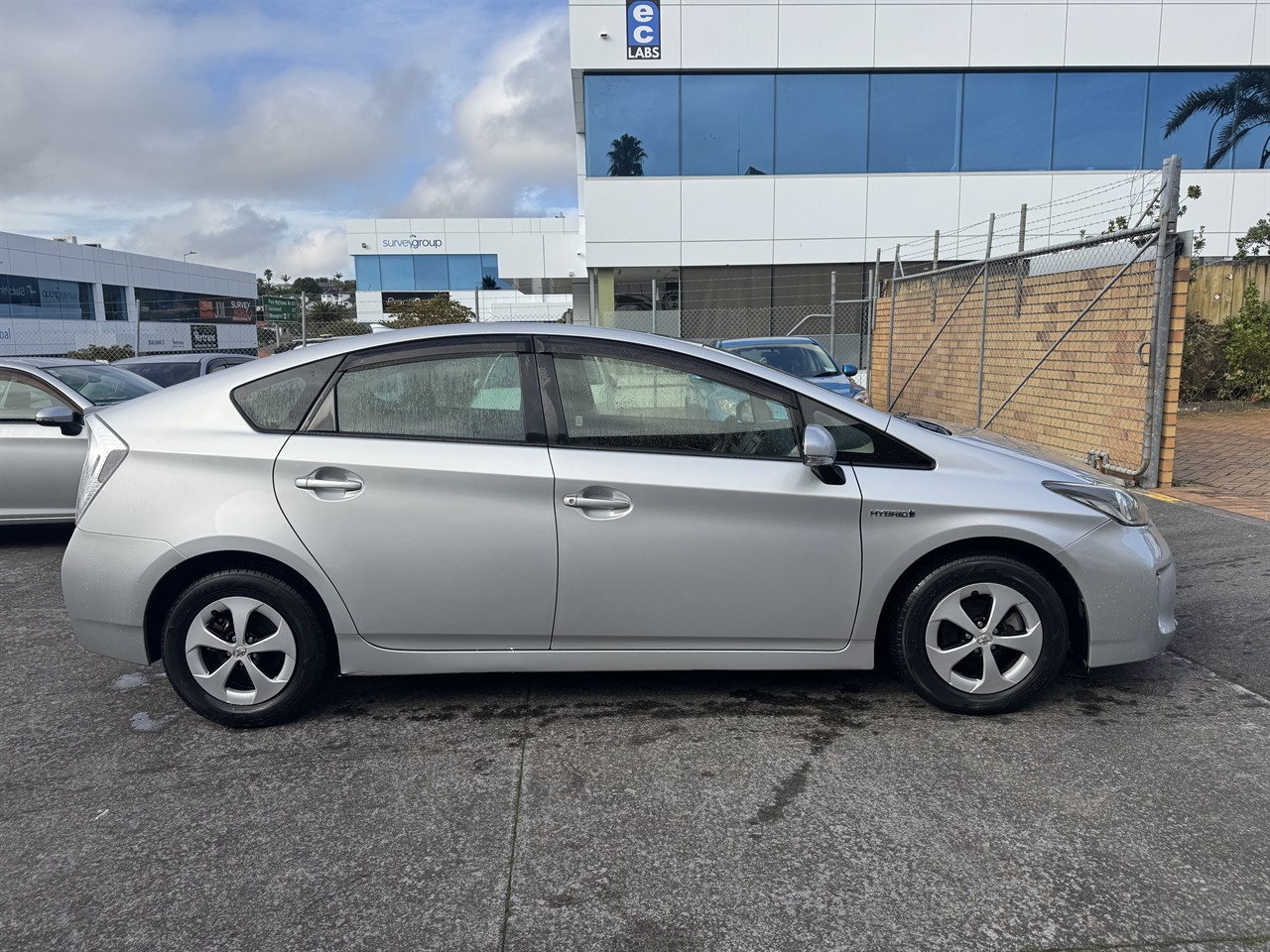 2012 Toyota Prius thumbnail