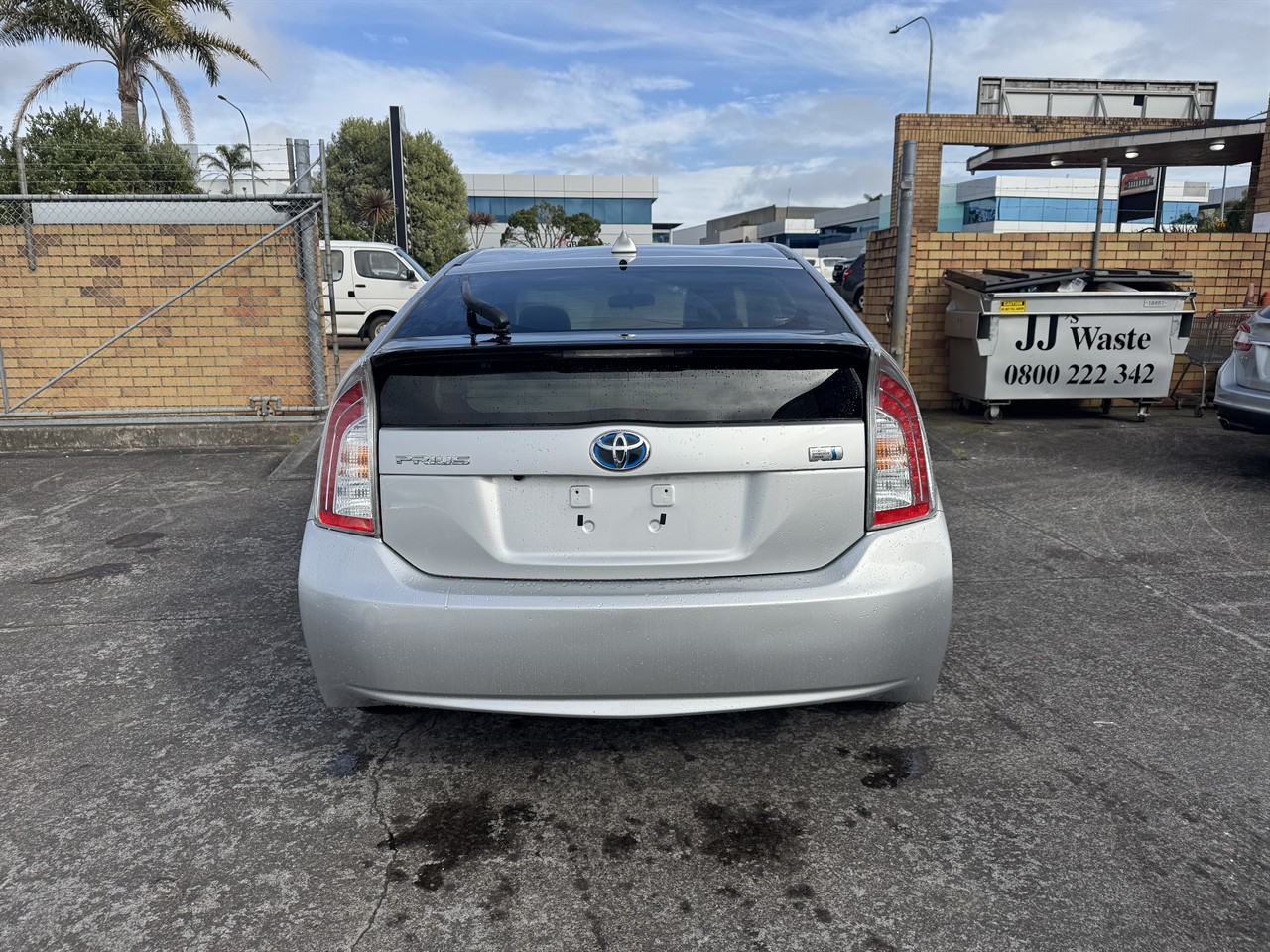 2012 Toyota Prius thumbnail