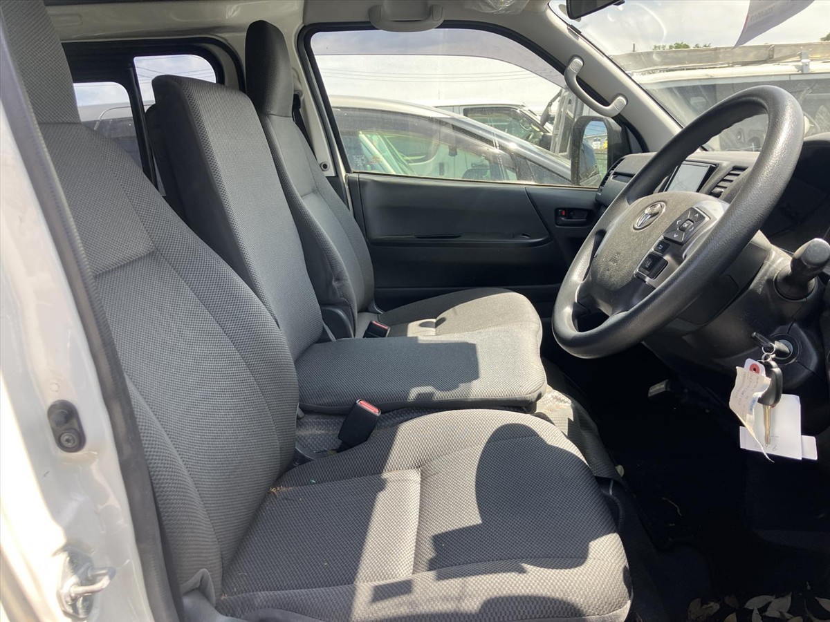 2020 Toyota Hiace thumbnail