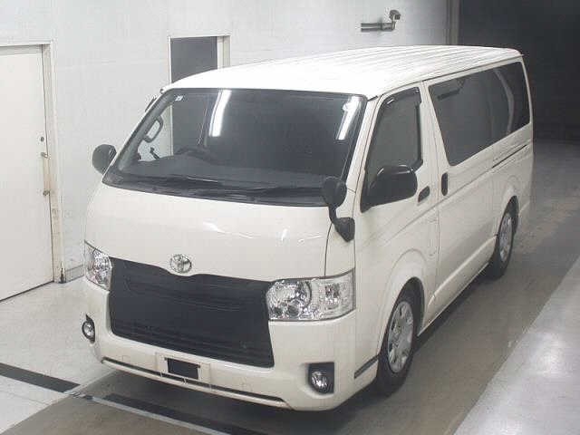 2020 Toyota Hiace thumbnail