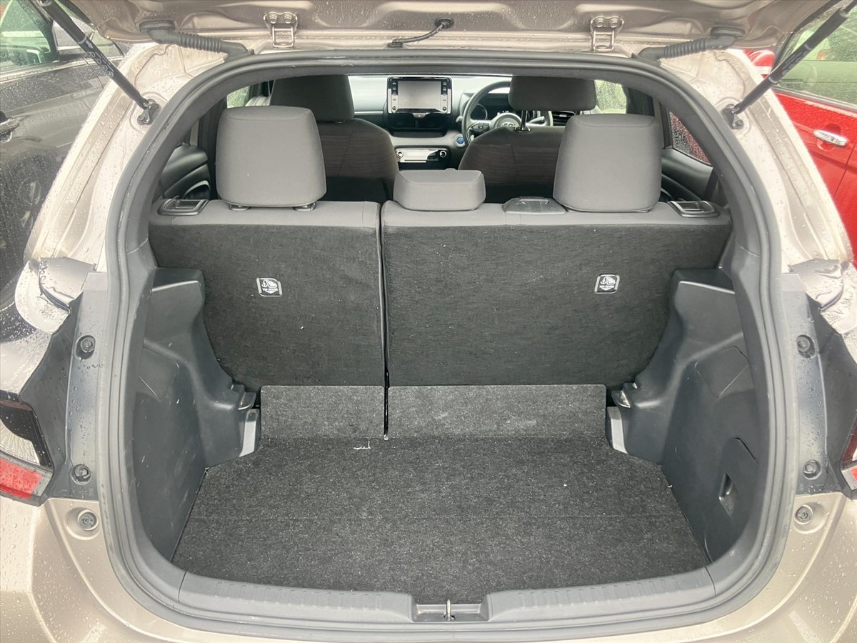 2020 Toyota Yaris thumbnail