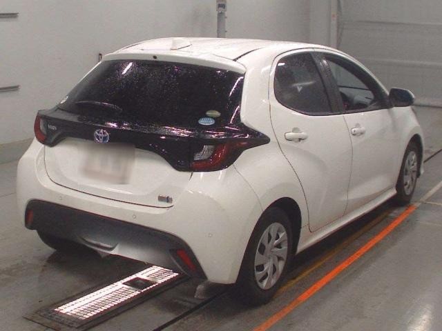 2021 Toyota Yaris thumbnail