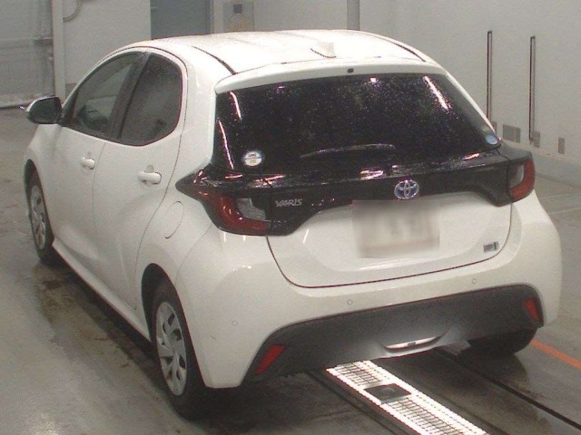 2021 Toyota Yaris thumbnail