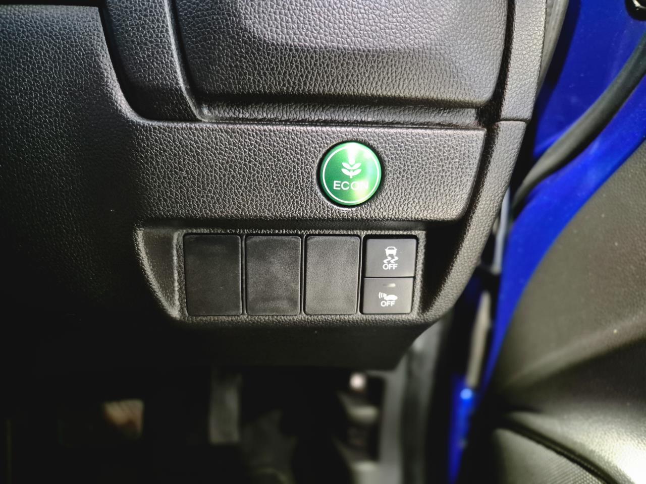 2014 Honda FIT thumbnail