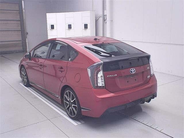 2014 Toyota Prius thumbnail