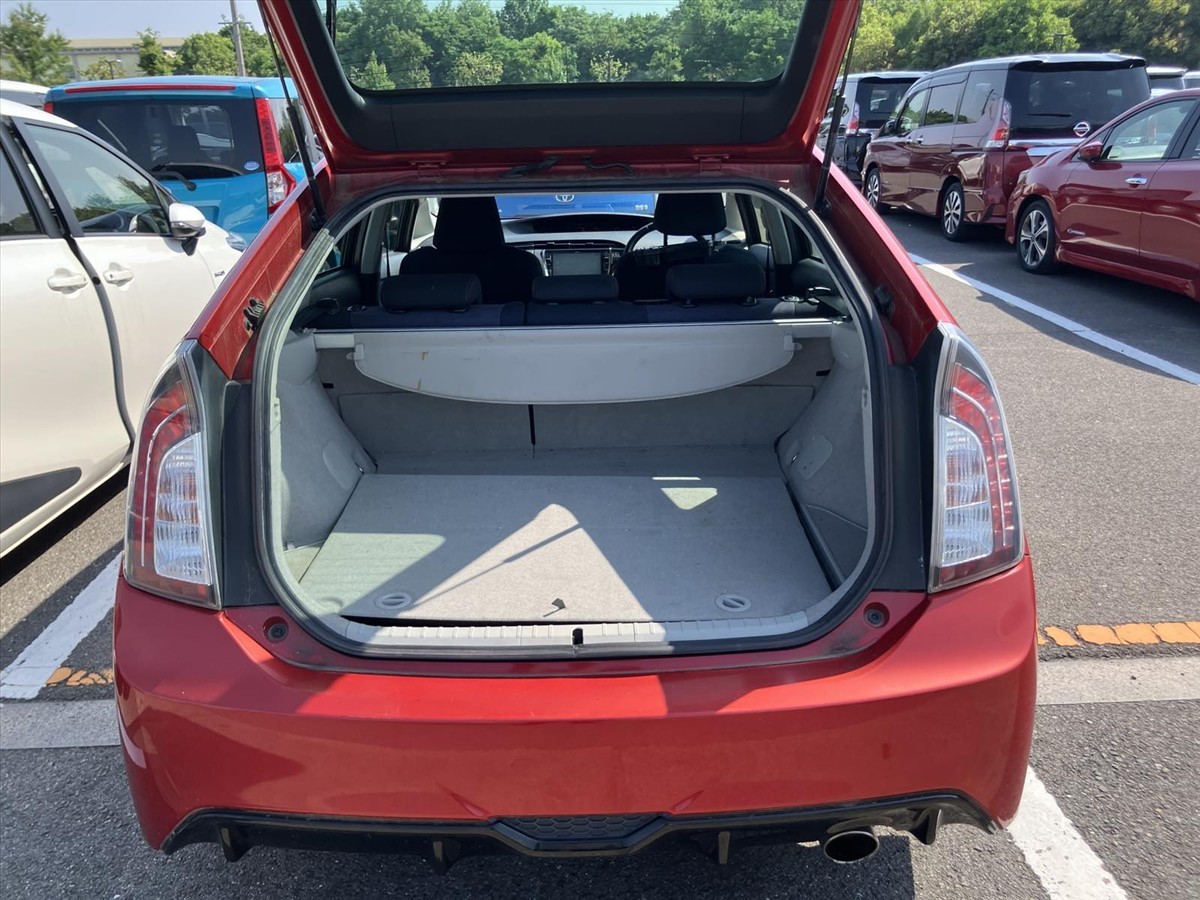 2014 Toyota Prius thumbnail