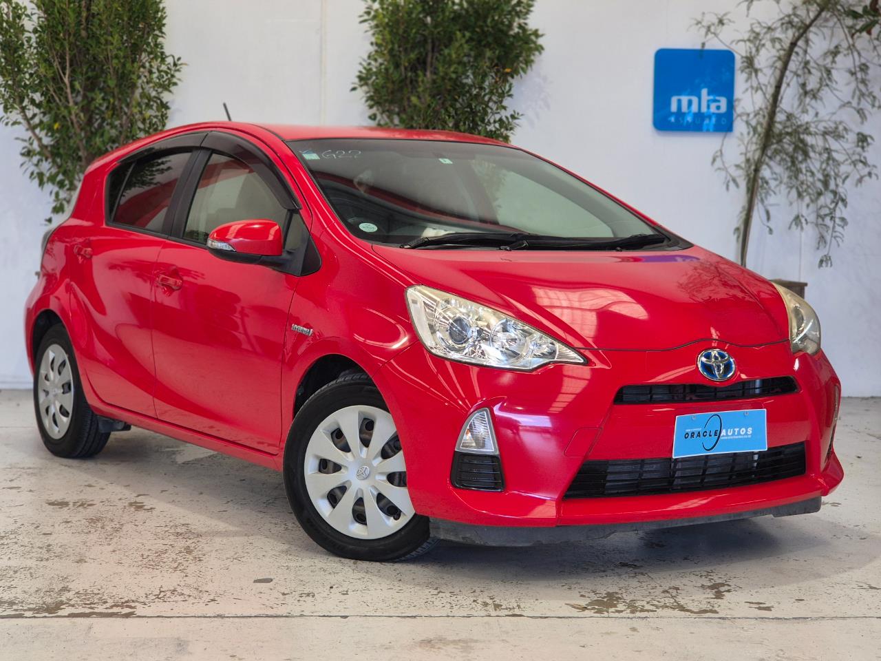 2014 Toyota Aqua thumbnail