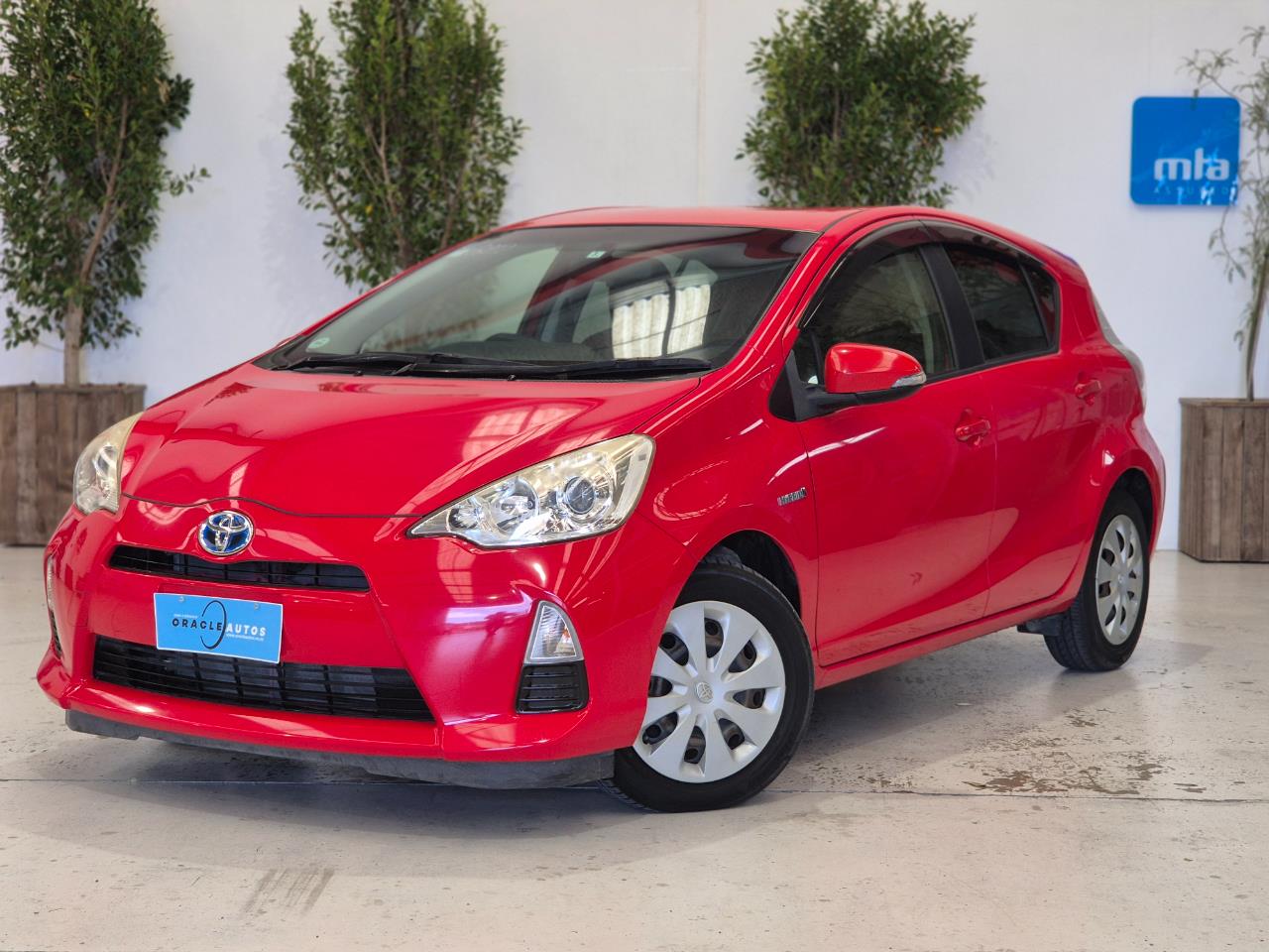 2014 Toyota Aqua thumbnail