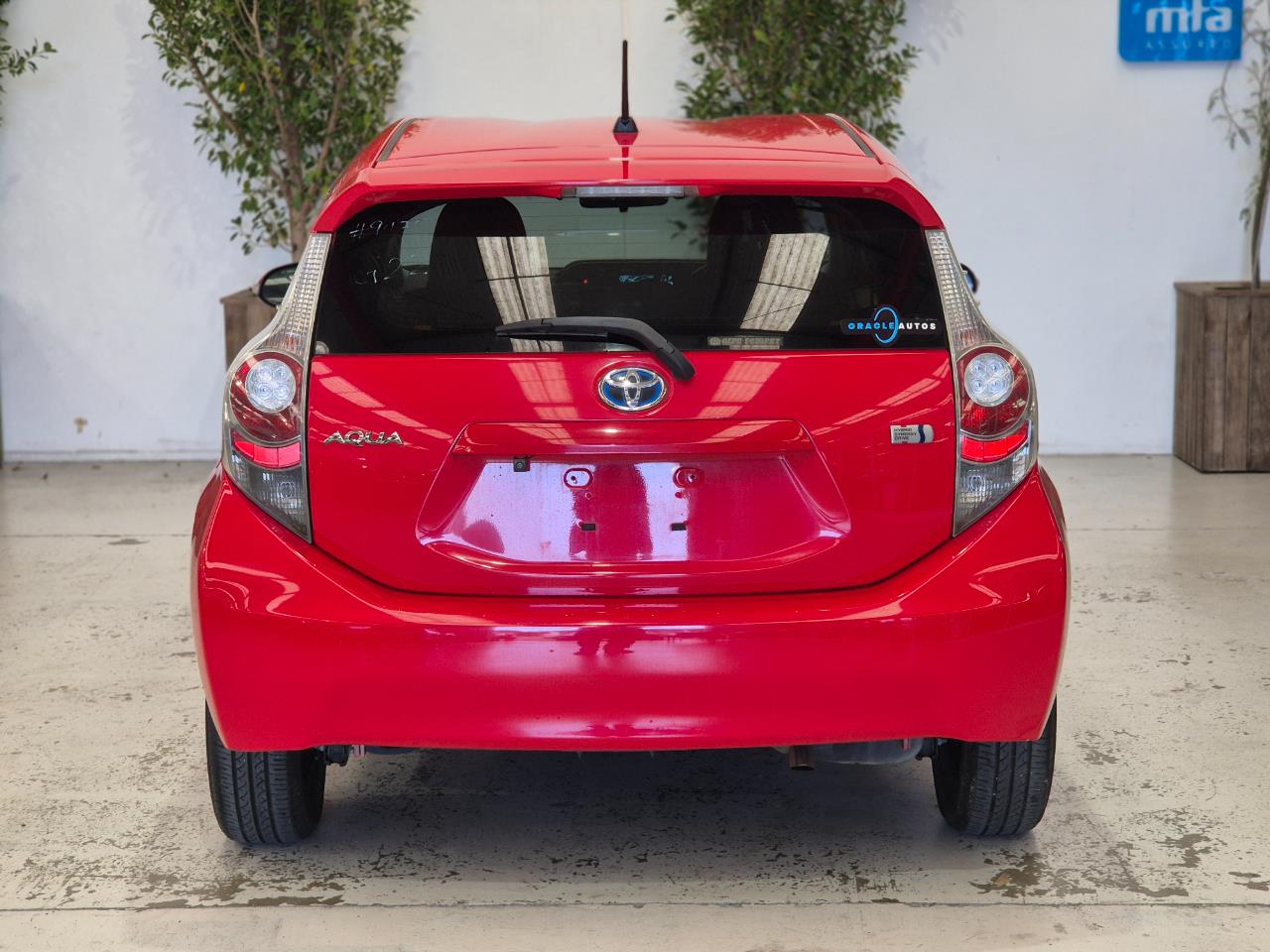 2014 Toyota Aqua thumbnail