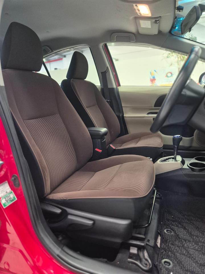 2014 Toyota Aqua thumbnail