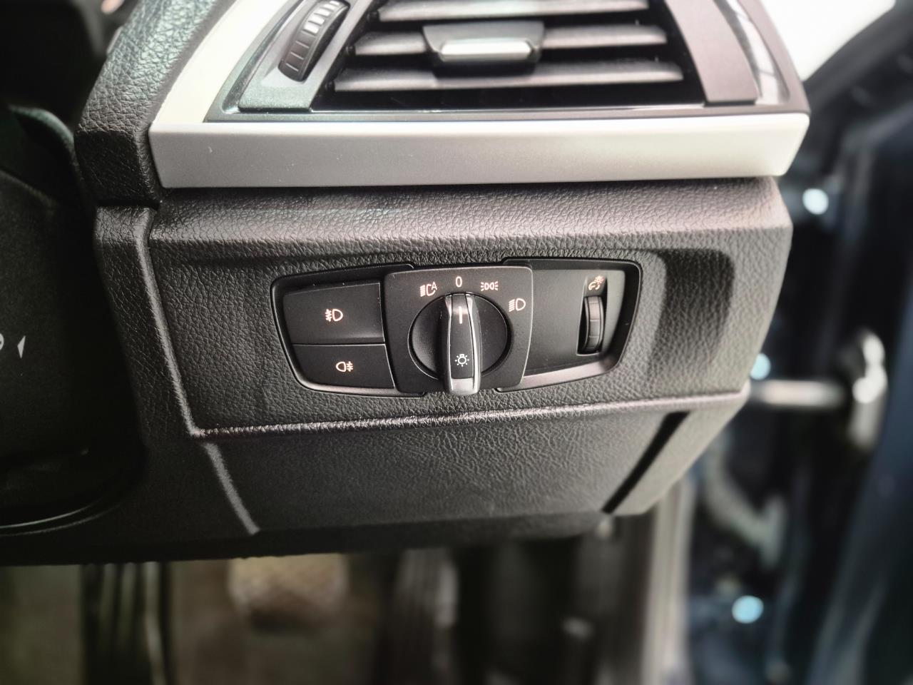 2012 BMW 116I thumbnail