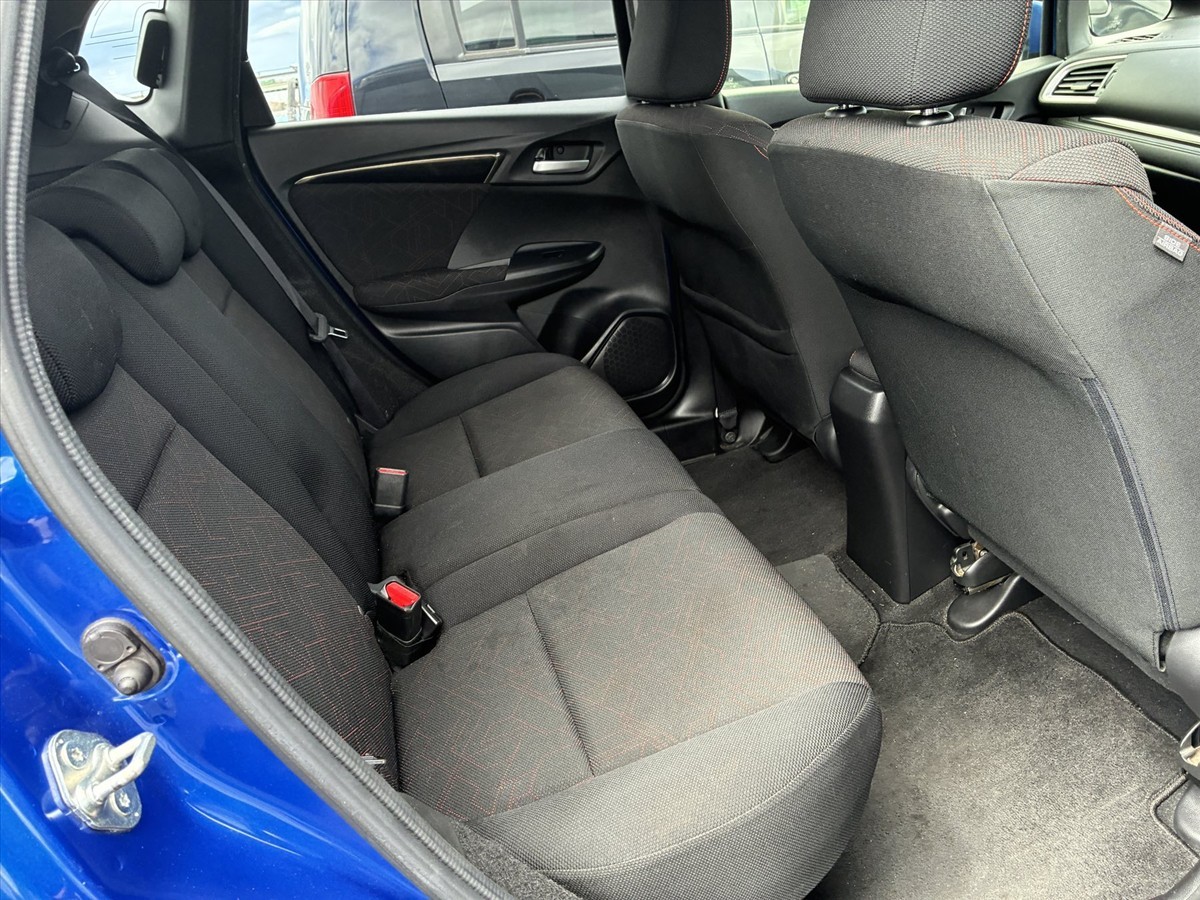 2013 Honda FIT thumbnail