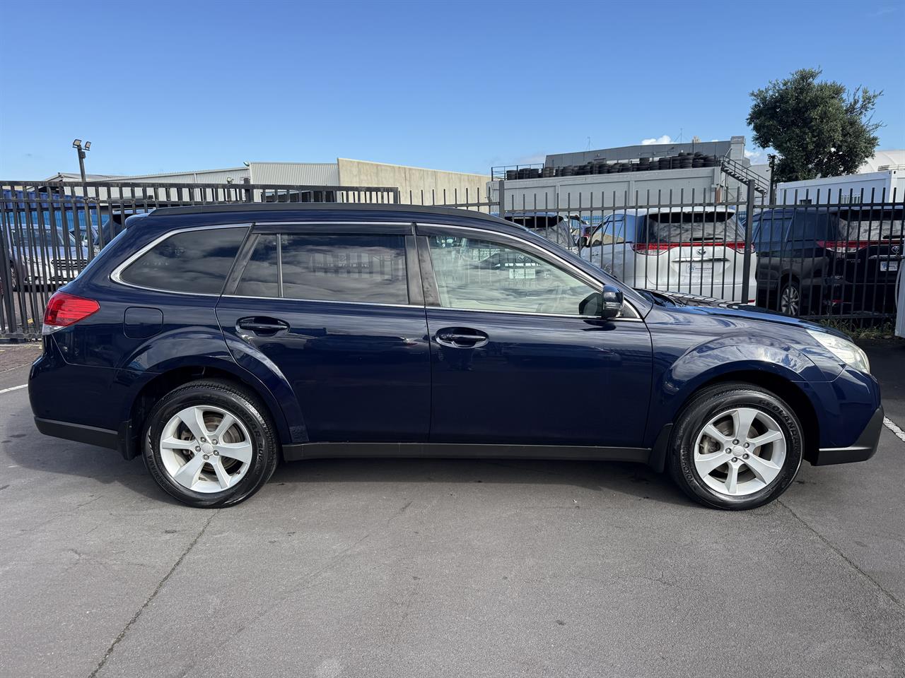 2012 Subaru Outback thumbnail