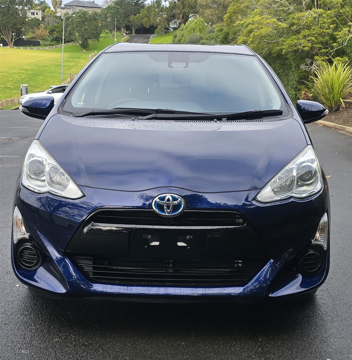 2017 Toyota Aqua thumbnail