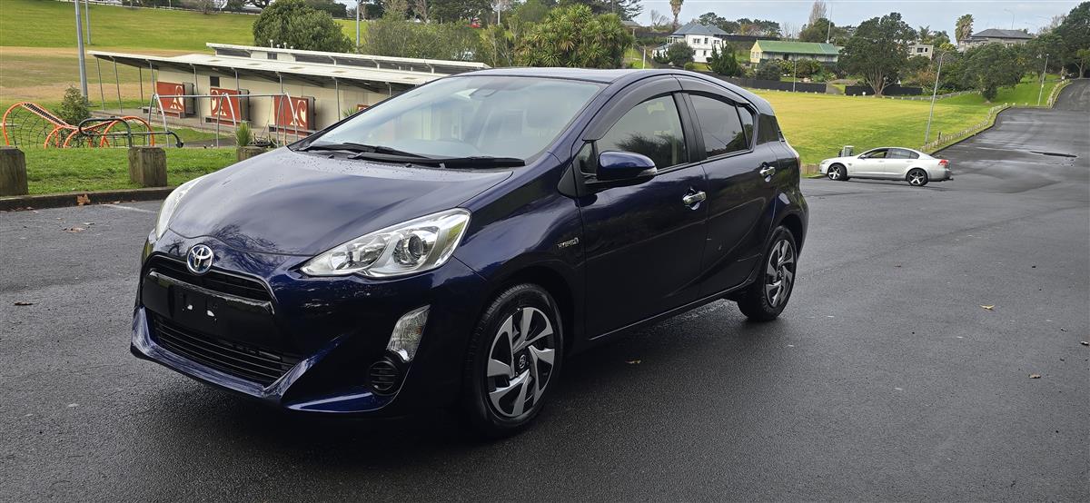 2017 Toyota Aqua thumbnail