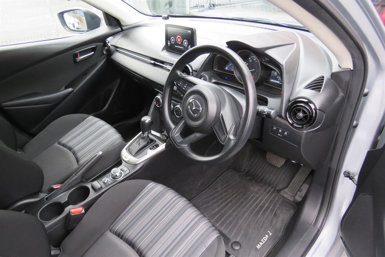 2020 Mazda 2 thumbnail