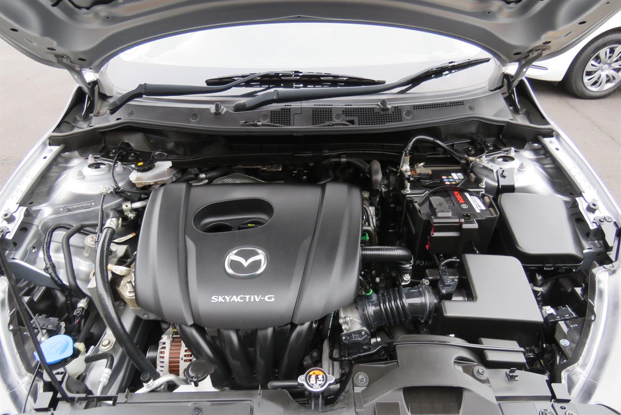 2020 Mazda 2 thumbnail