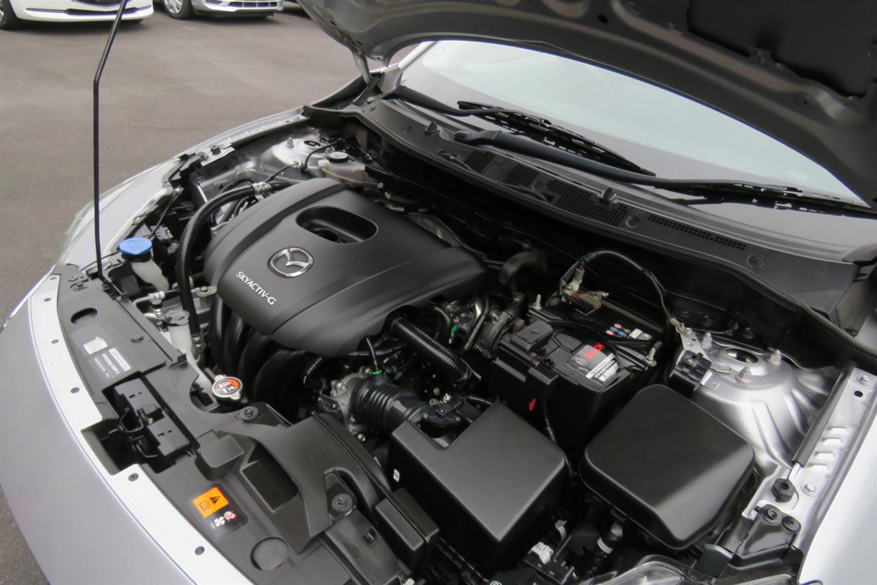 2020 Mazda 2 thumbnail