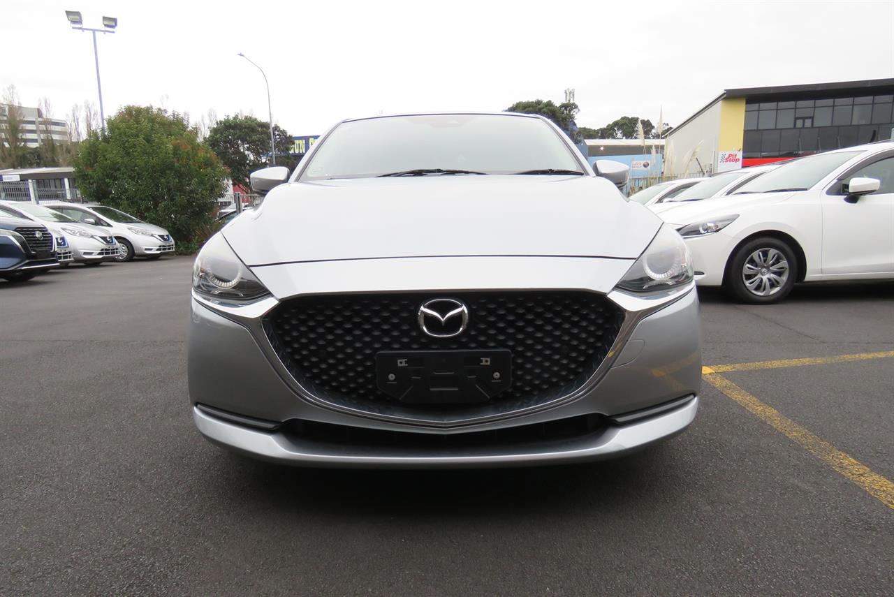 2020 Mazda 2 thumbnail