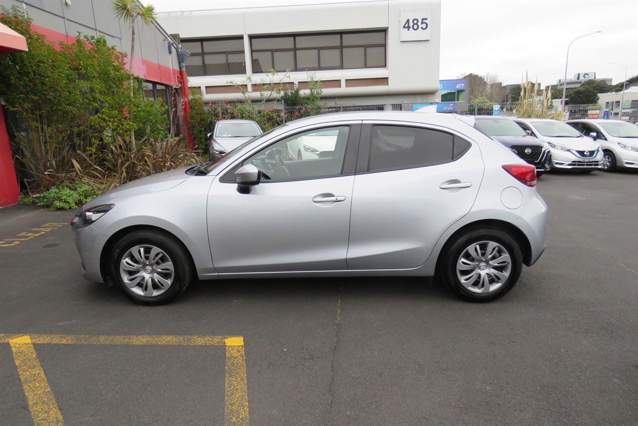 2020 Mazda 2 thumbnail