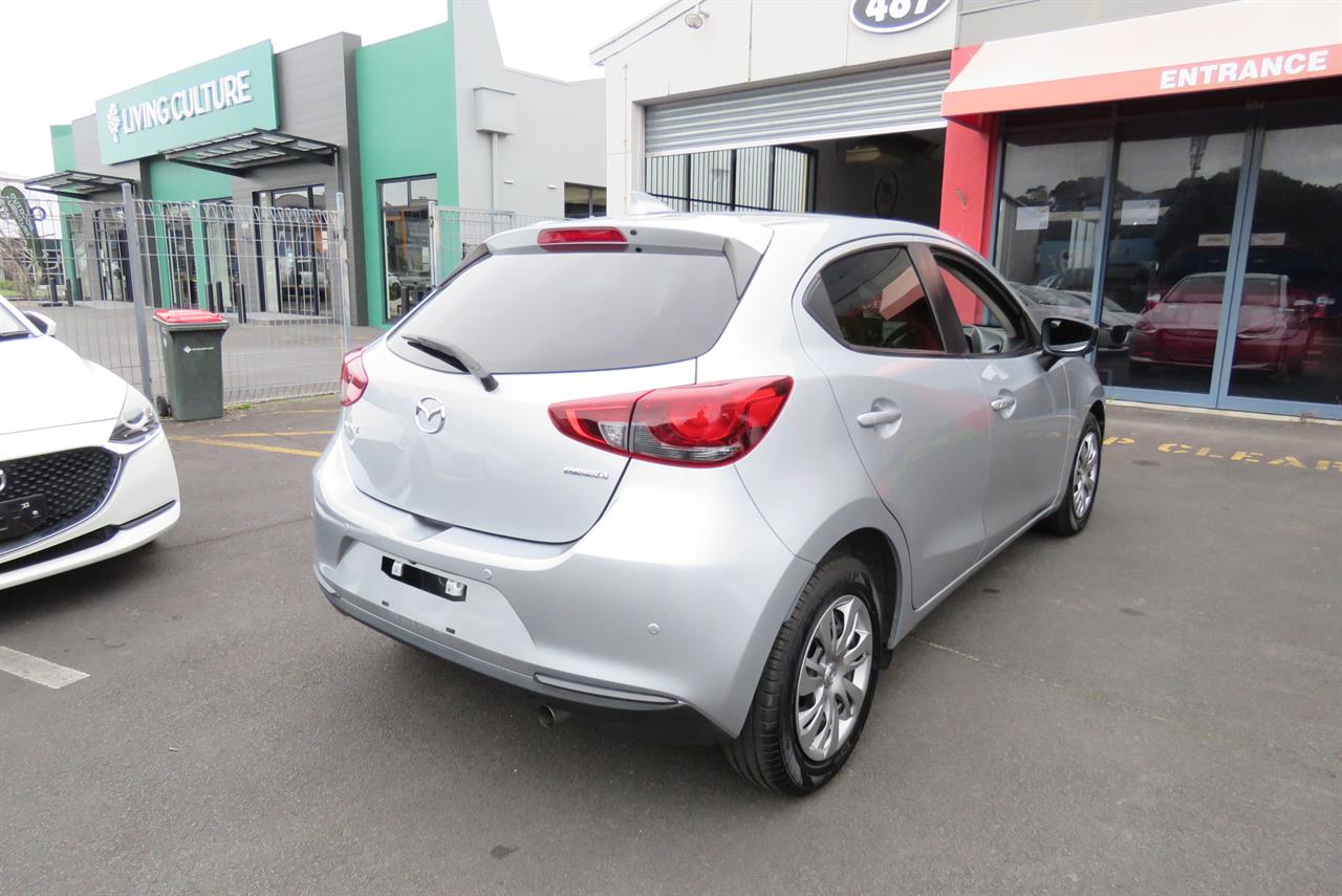 2020 Mazda 2 thumbnail