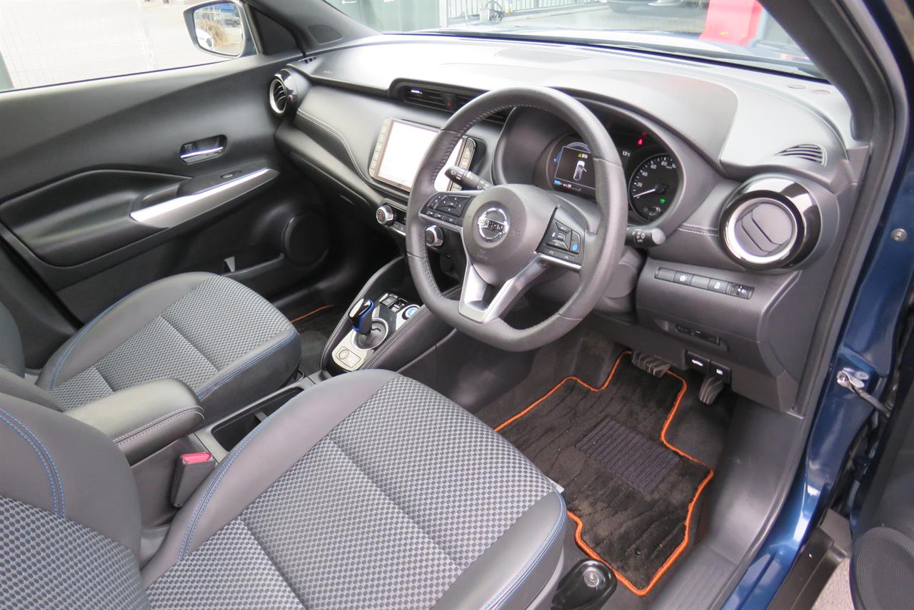 2021 Nissan Kicks thumbnail