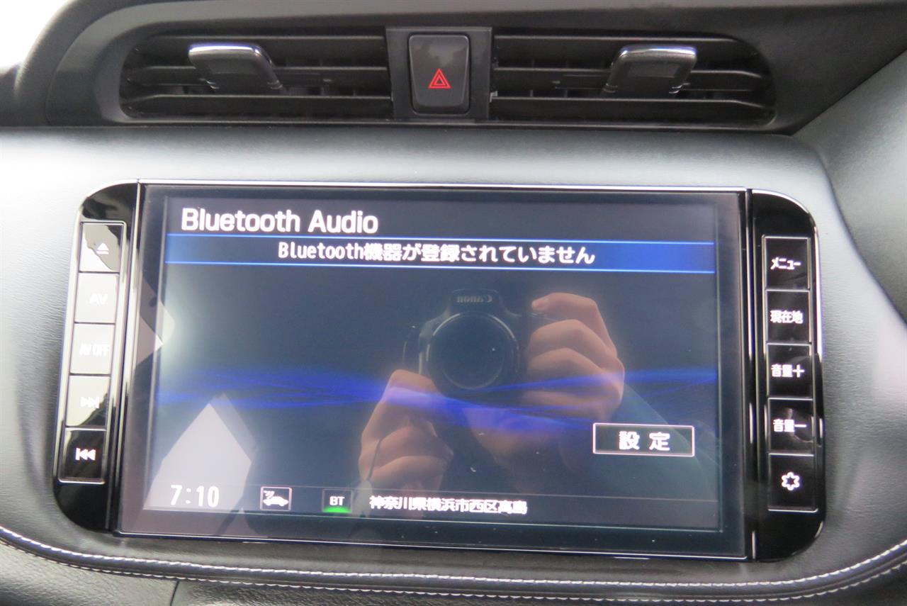2021 Nissan Kicks thumbnail