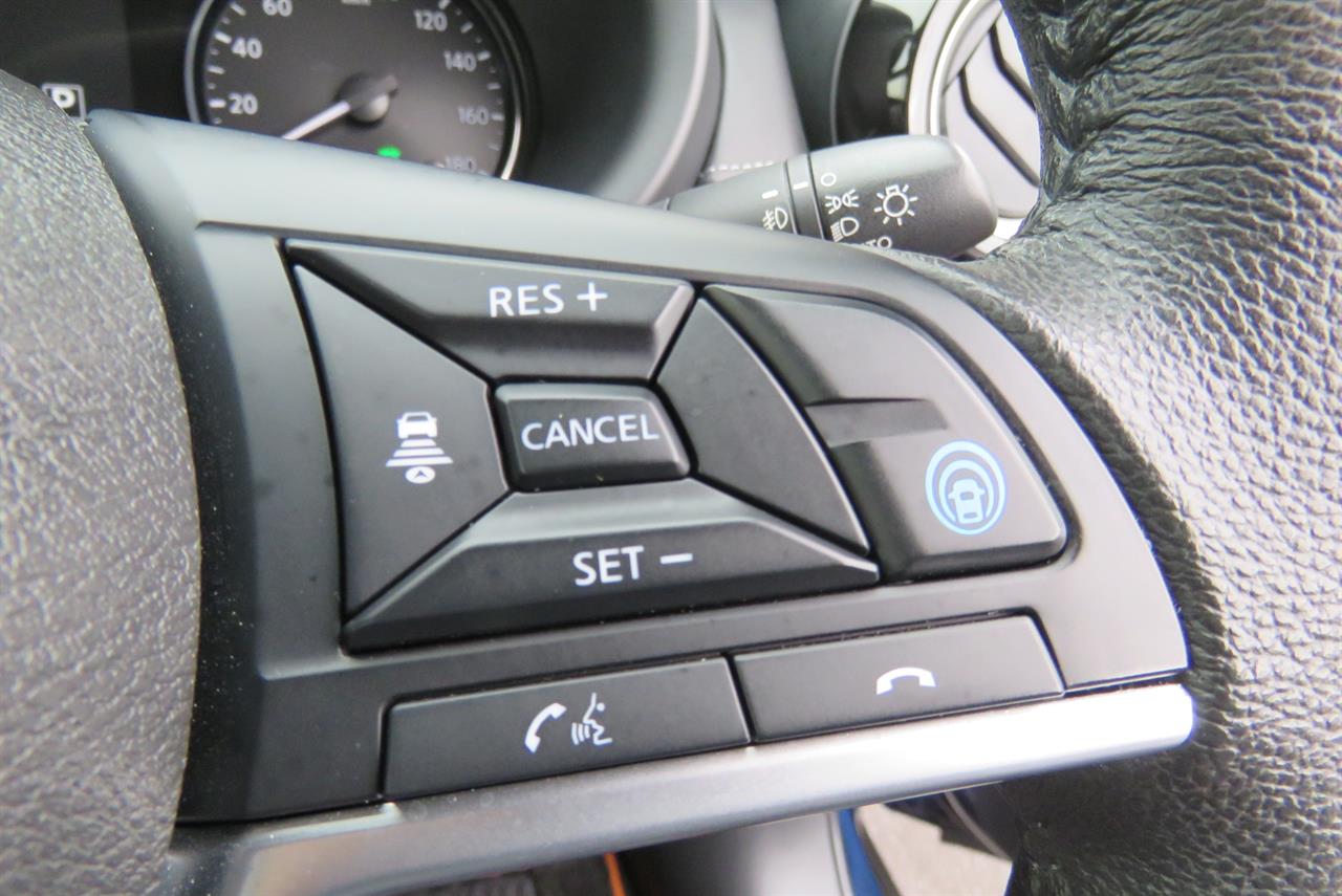 2021 Nissan Kicks thumbnail