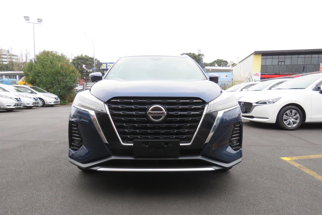 2021 Nissan Kicks thumbnail