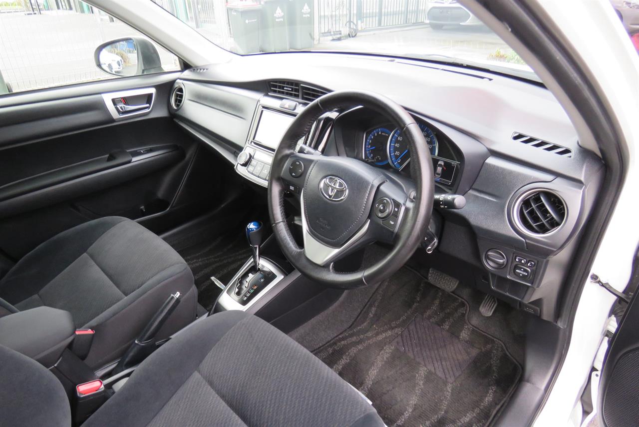 2015 Toyota Corolla thumbnail