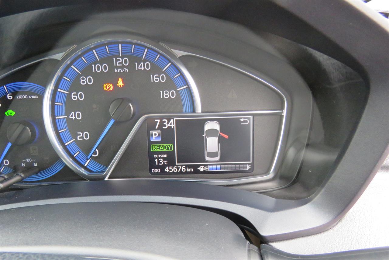2015 Toyota Corolla thumbnail
