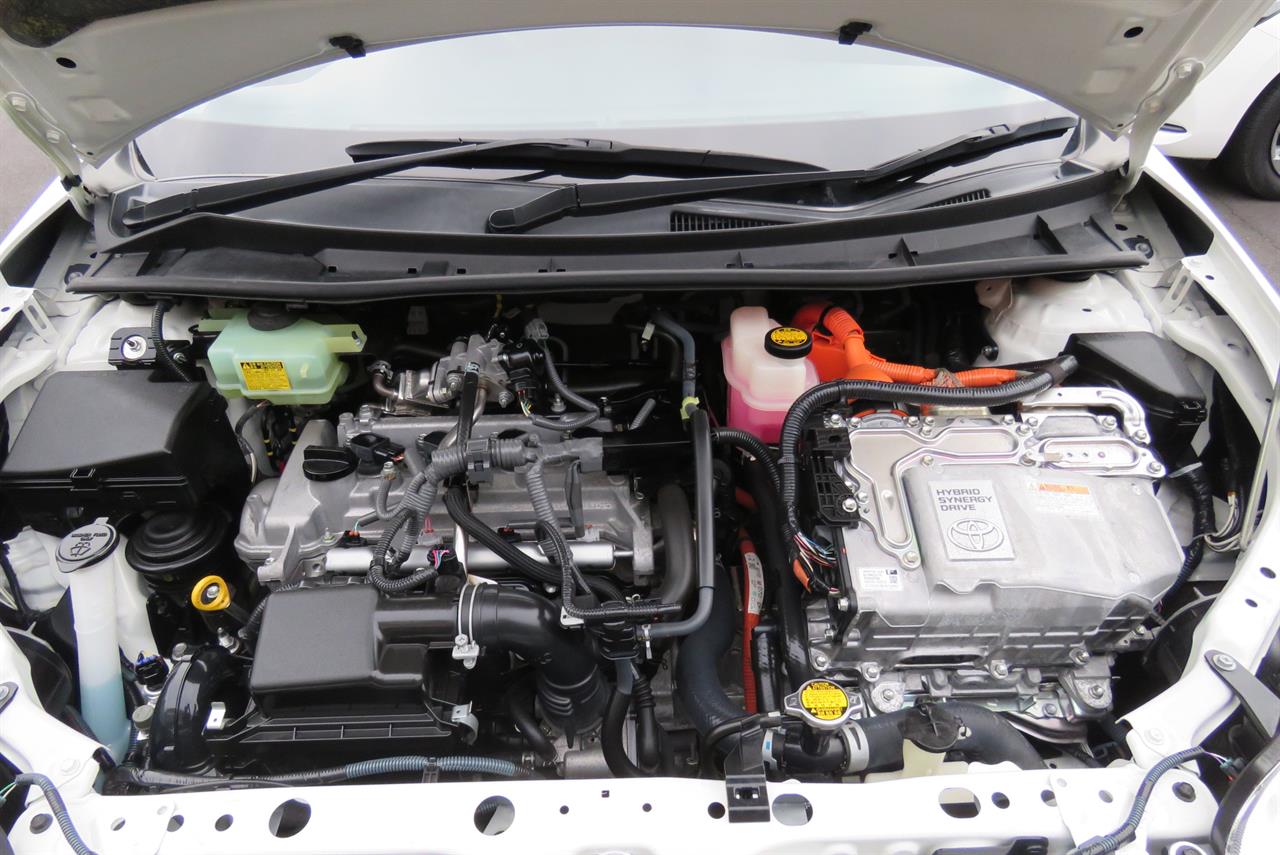 2015 Toyota Corolla thumbnail