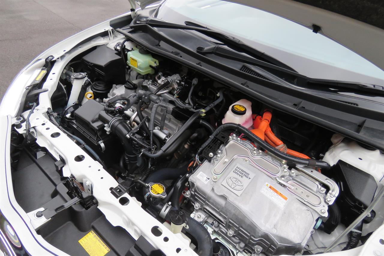 2015 Toyota Corolla thumbnail