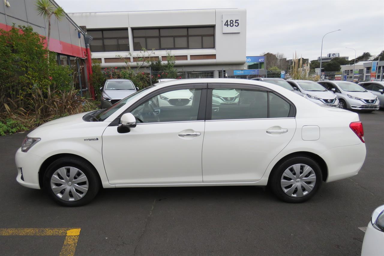 2015 Toyota Corolla thumbnail