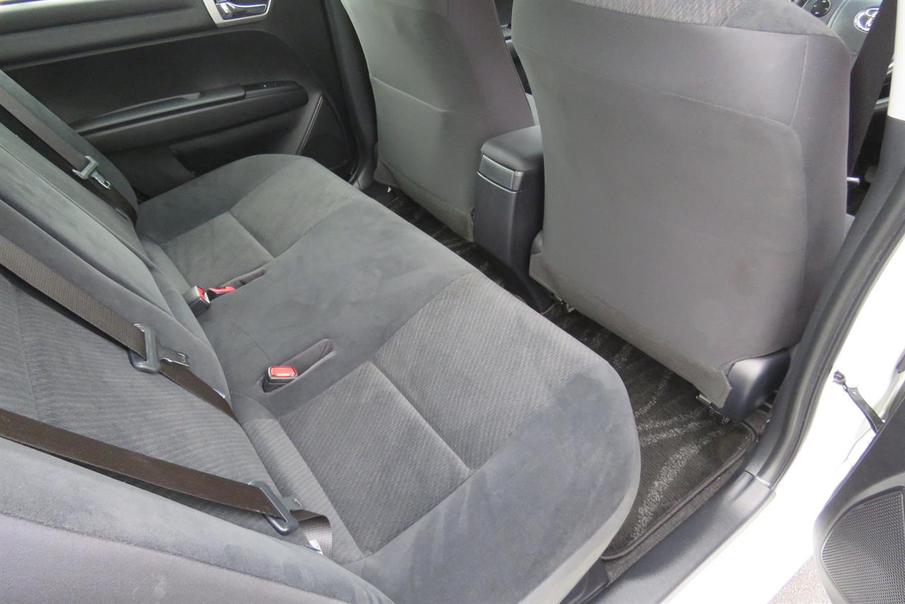 2015 Toyota Corolla thumbnail