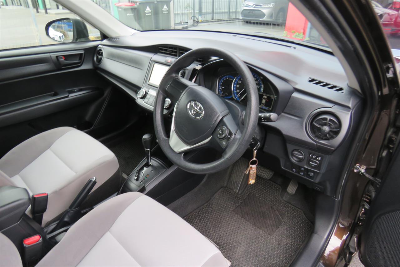 2016 Toyota Corolla thumbnail