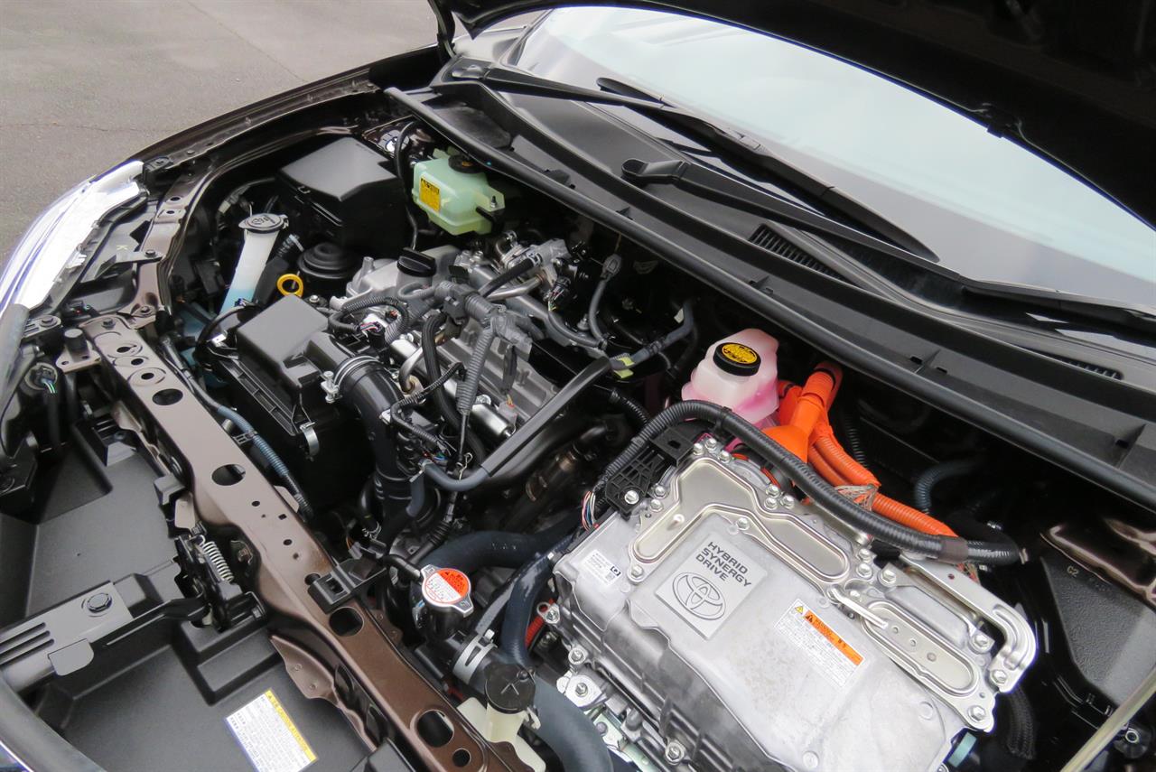 2016 Toyota Corolla thumbnail