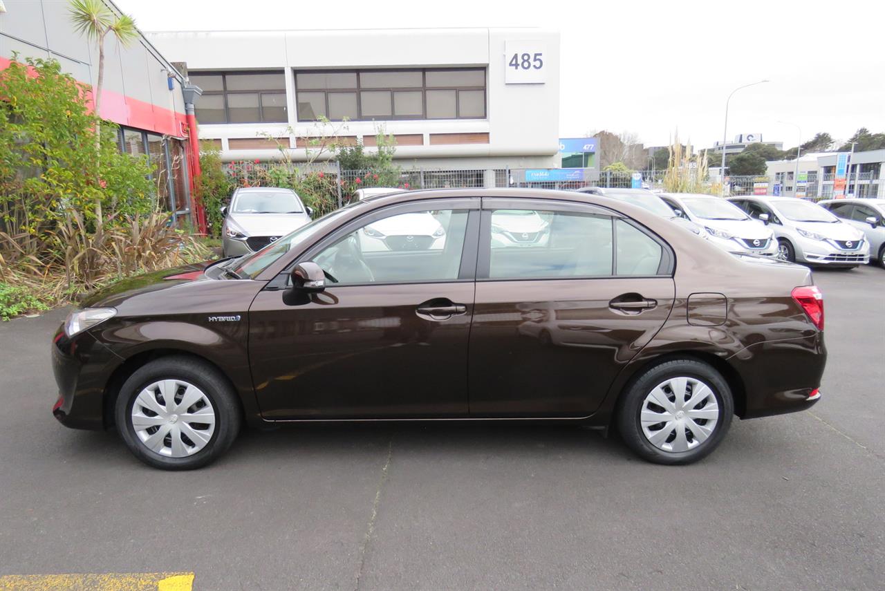2016 Toyota Corolla thumbnail