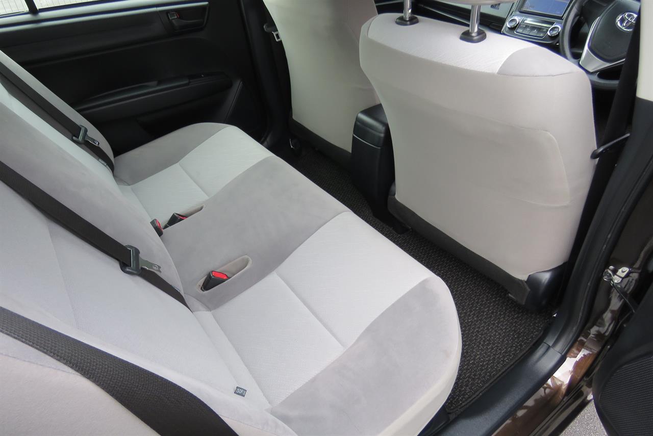 2016 Toyota Corolla thumbnail