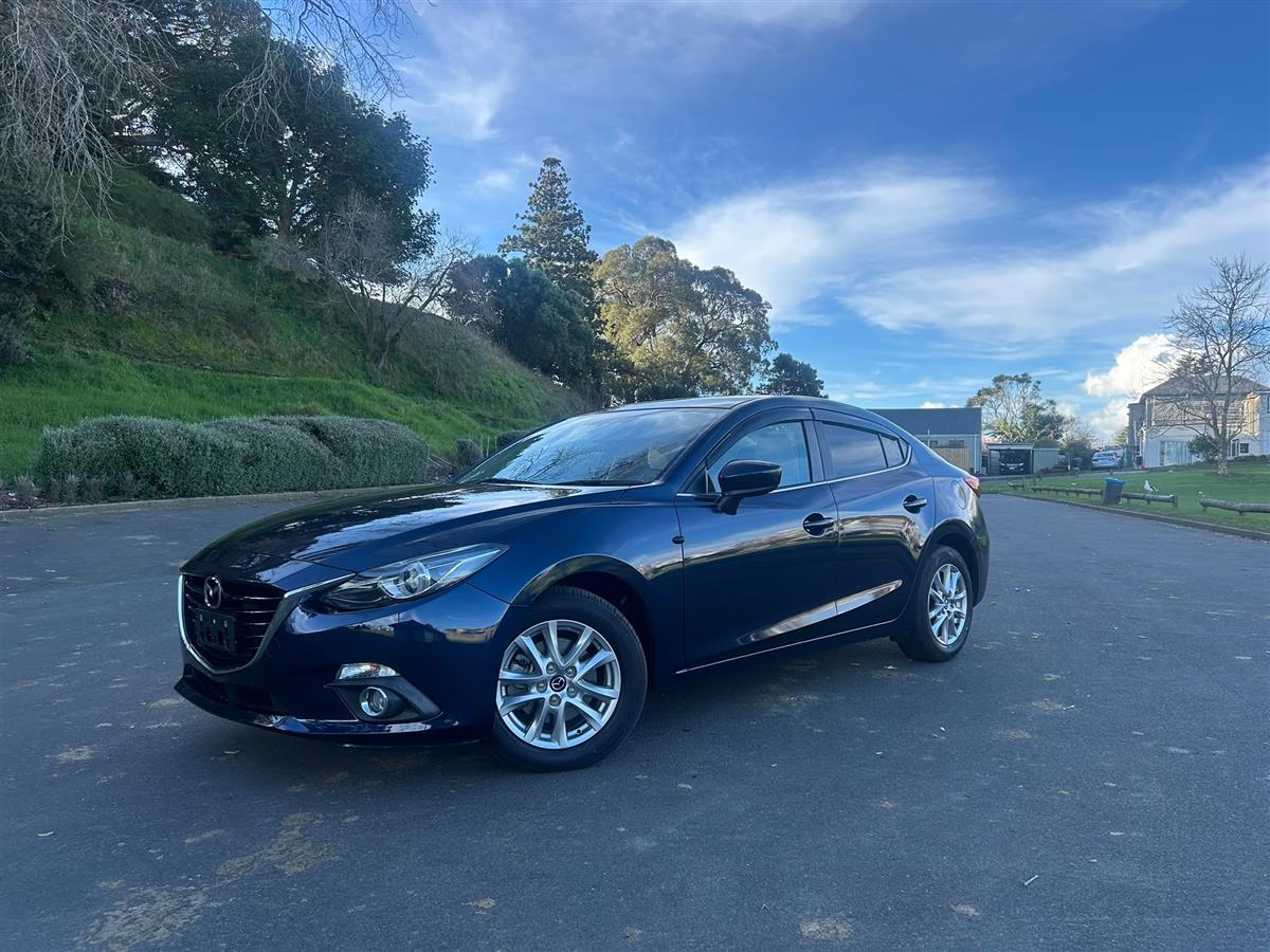 2013 Mazda Axela thumbnail