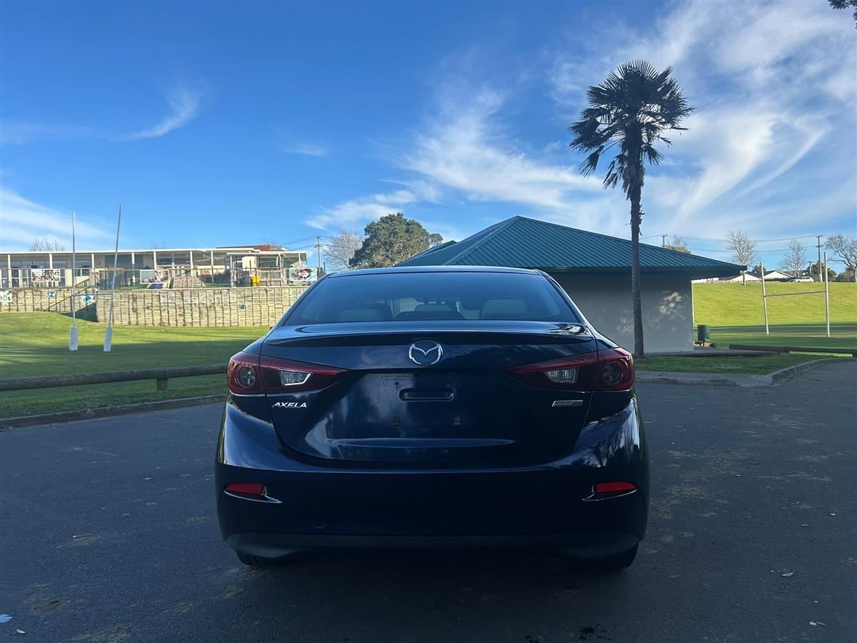 2013 Mazda Axela thumbnail