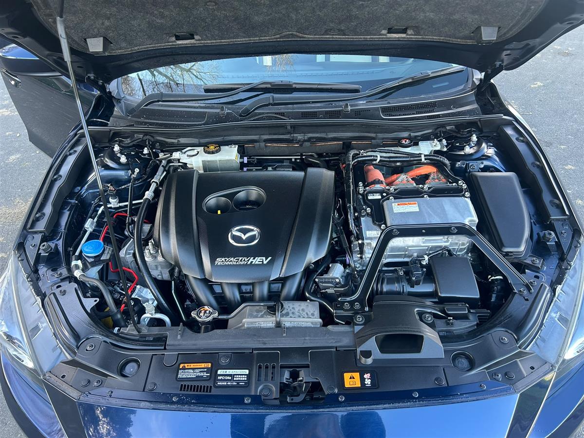 2013 Mazda Axela thumbnail