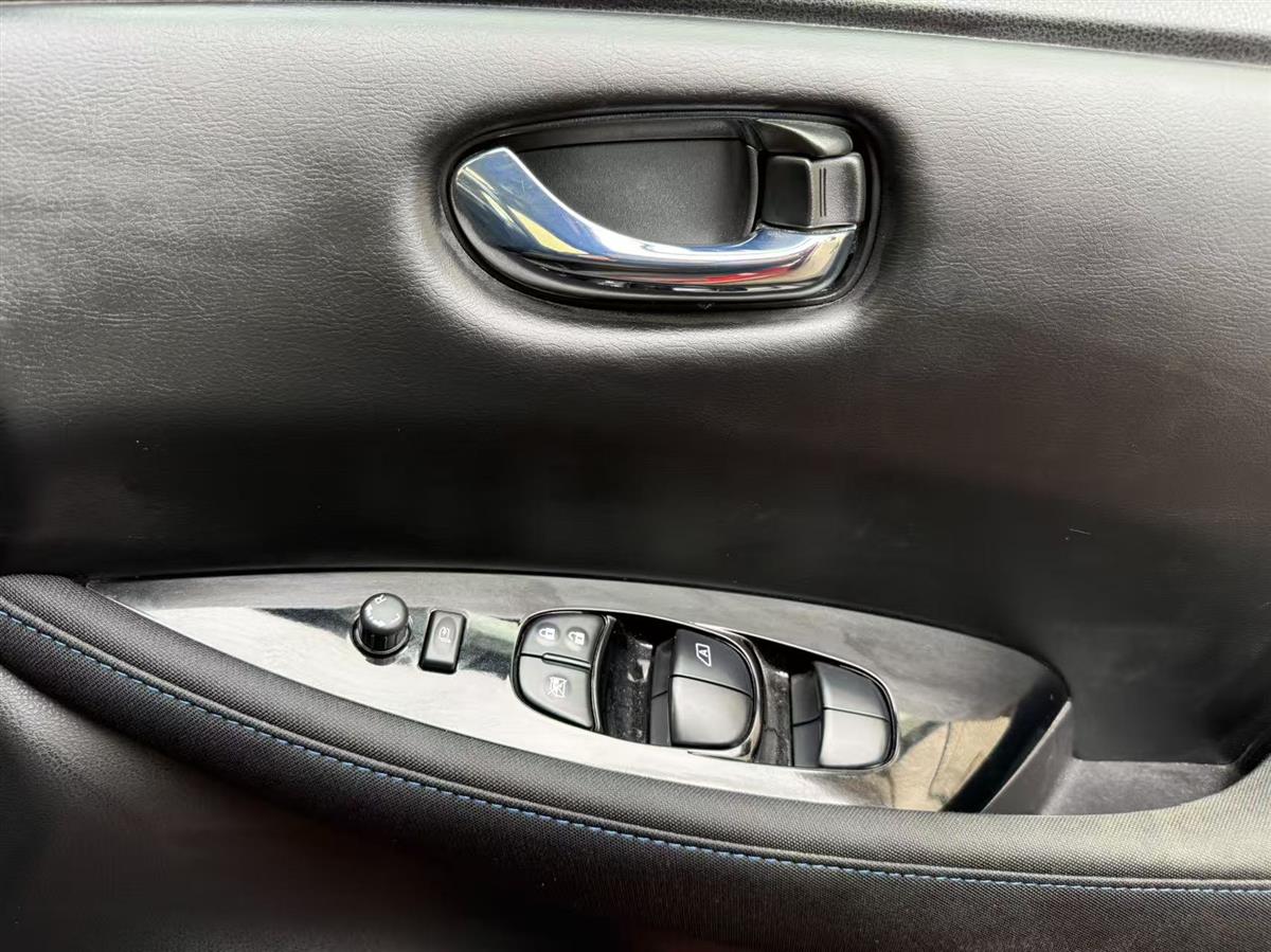 2019 Nissan Leaf thumbnail