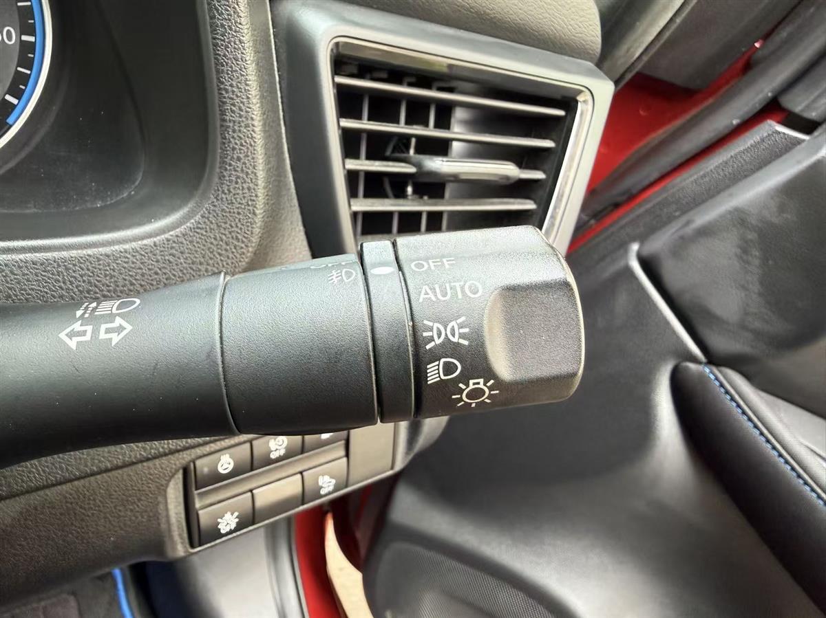2019 Nissan Leaf thumbnail