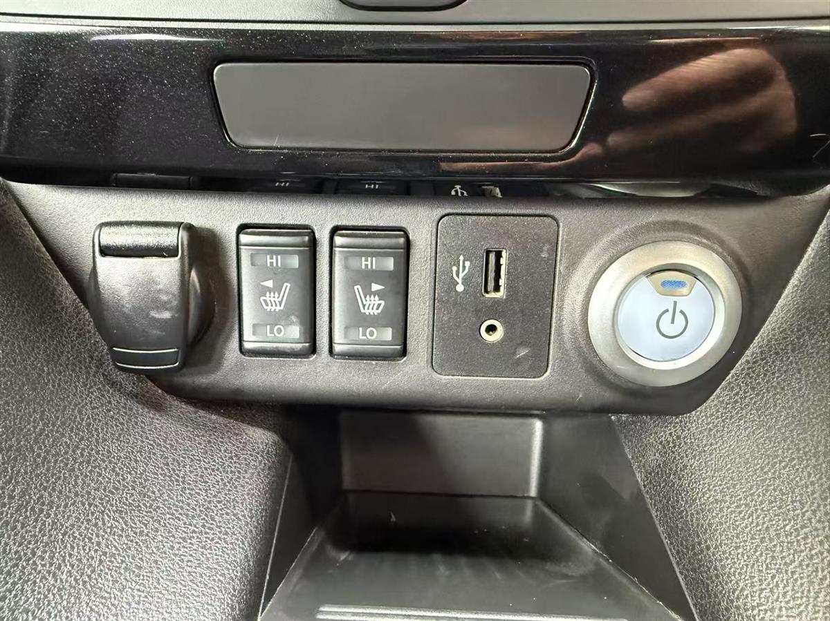 2019 Nissan Leaf thumbnail
