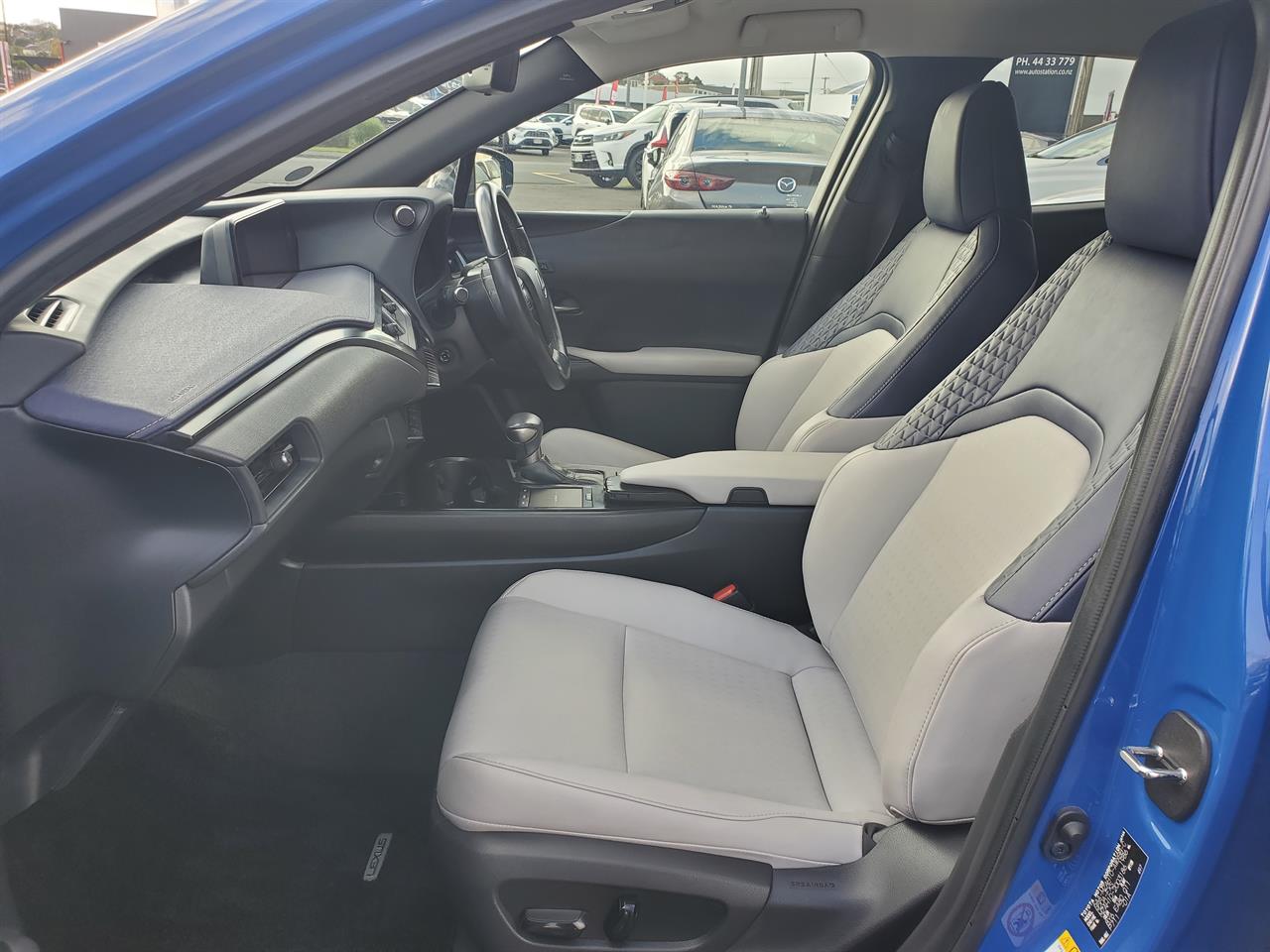 2019 Lexus UX thumbnail