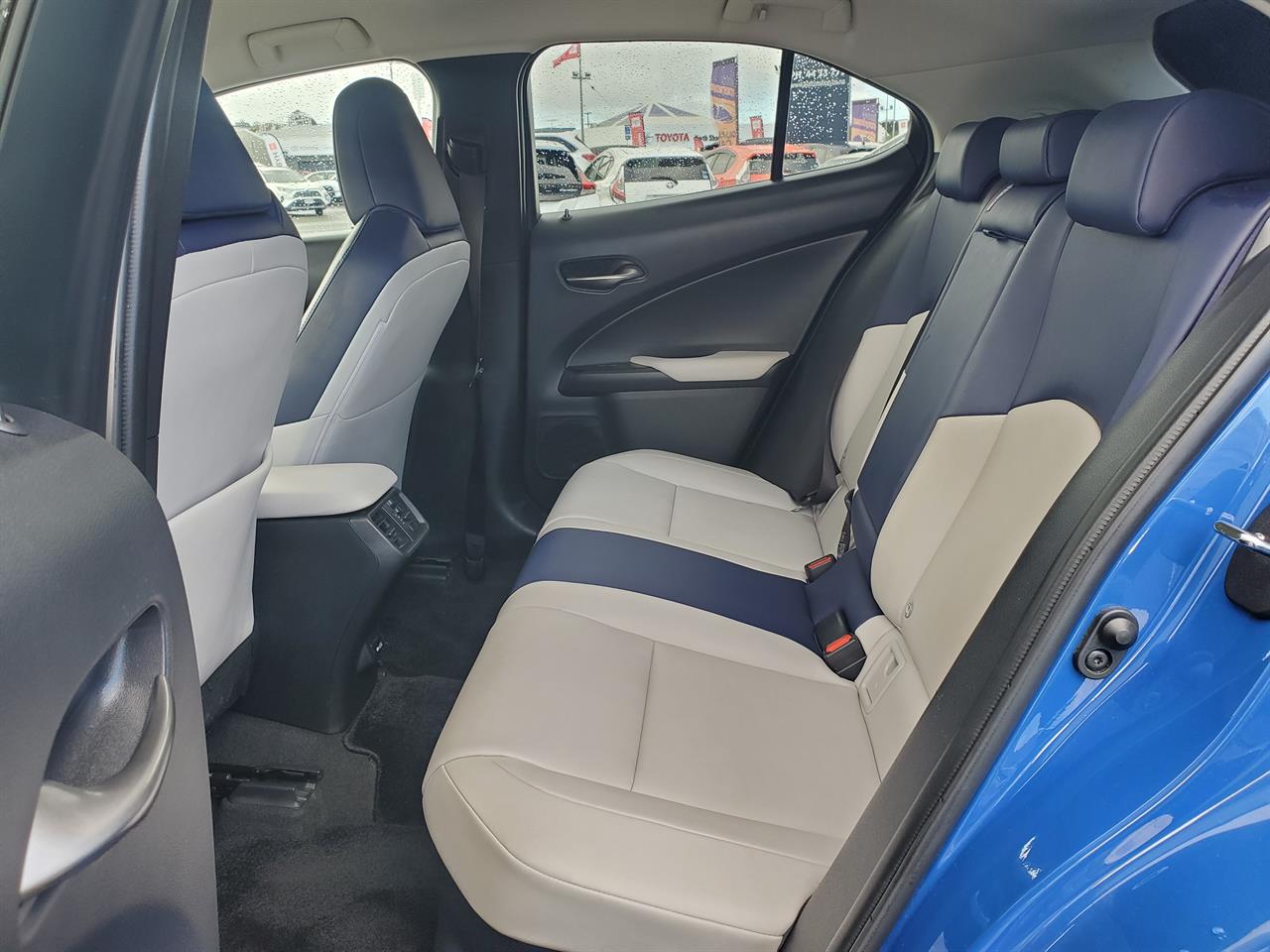 2019 Lexus UX thumbnail