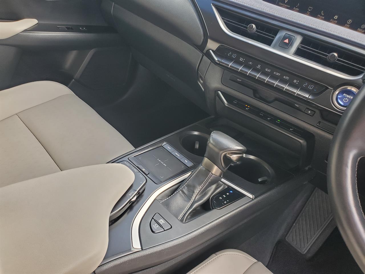 2019 Lexus UX thumbnail