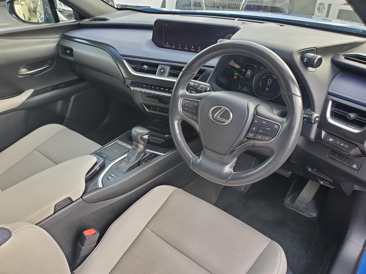 2019 Lexus UX thumbnail