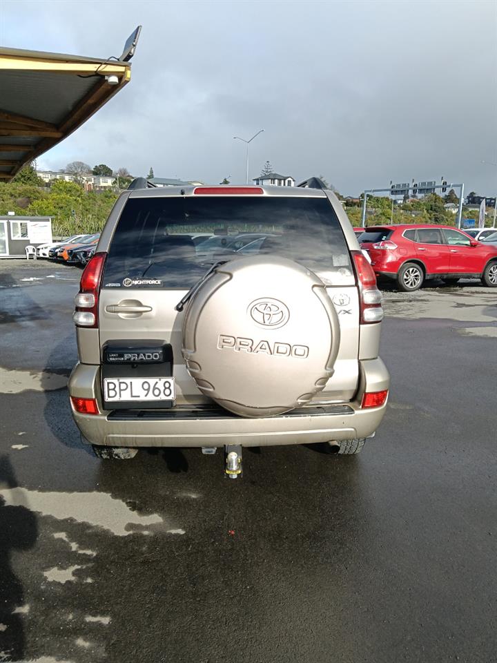 2003 Toyota Land thumbnail